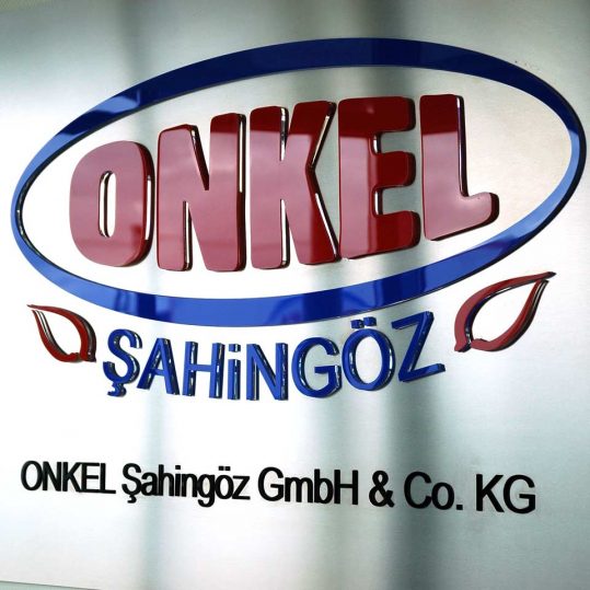 Onkel-Logo-Schild-web Onkel-Logo-Schild-web